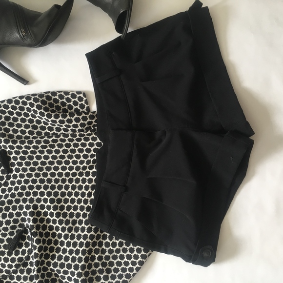 Cute pleated shorts - RT - Picture 5 of 6